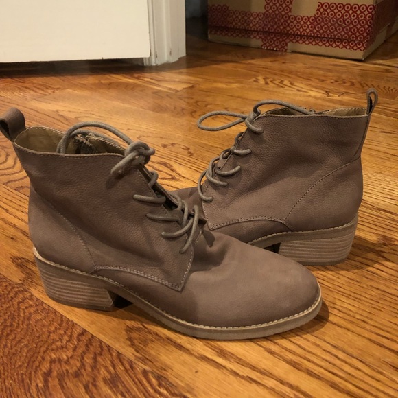 Lucky Brand Shoes - Lucky Brand Tamela booties 6.5 M tan